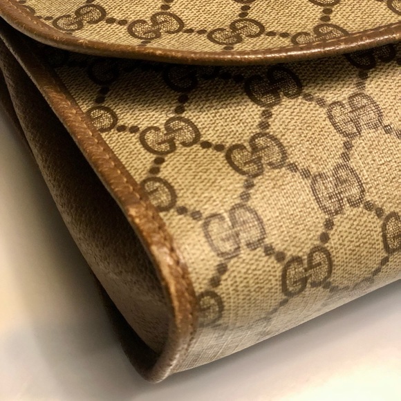 ON SALE!! Vintage Gucci Clutch - Picture 13 of 13